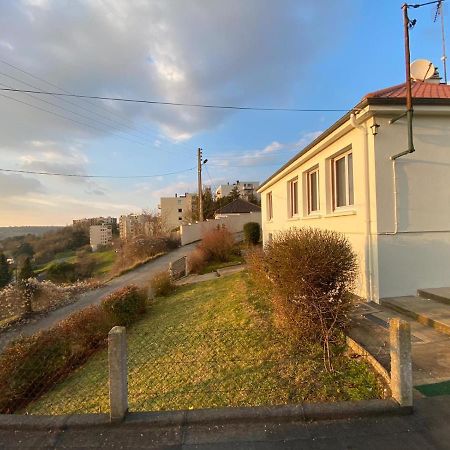 Maison Entiere Avec Jardin Et Une Belle Vue 埃夫勒 外观 照片
